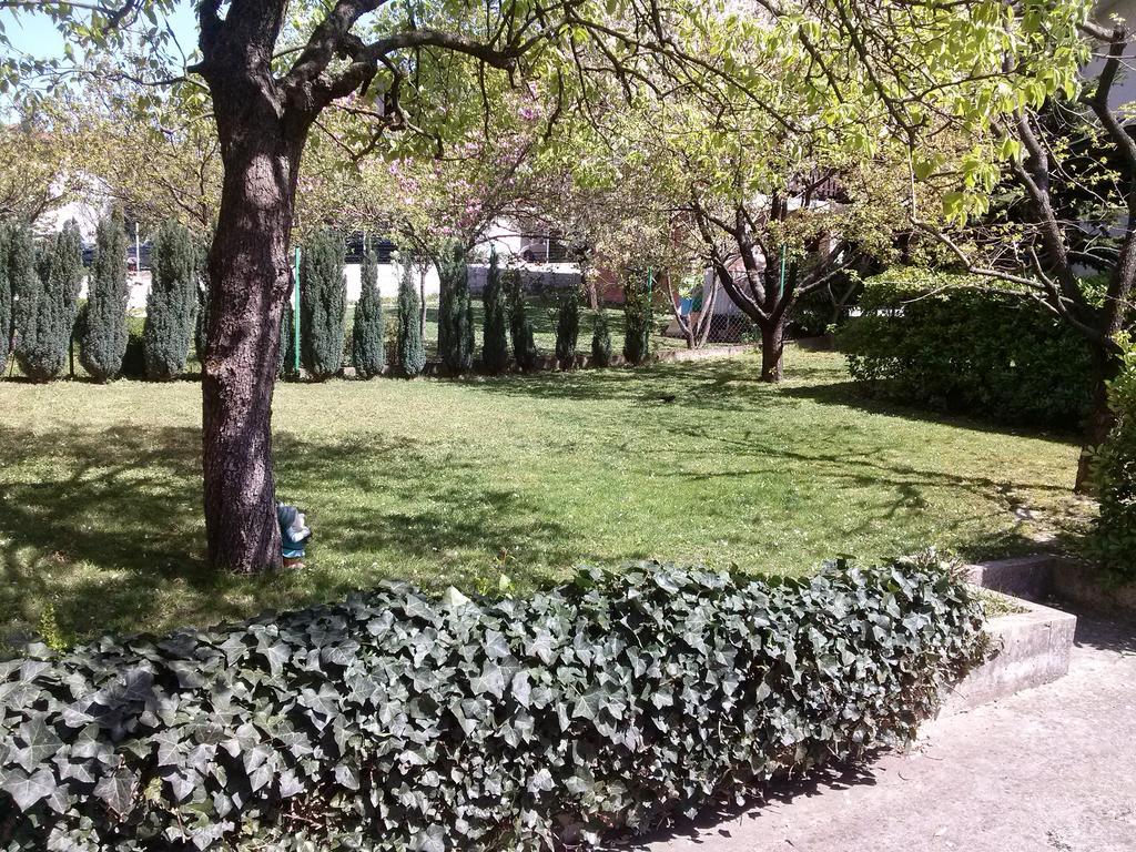 Apartments Garden Загреб Экстерьер фото