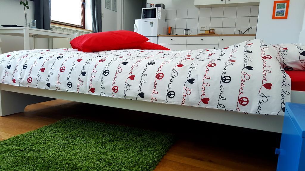 Apartments Garden Загреб Экстерьер фото